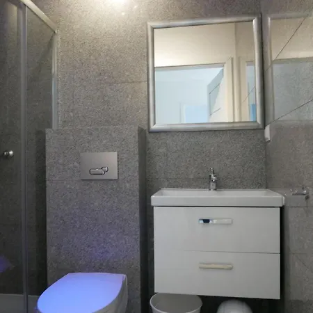 Sea & Виселка